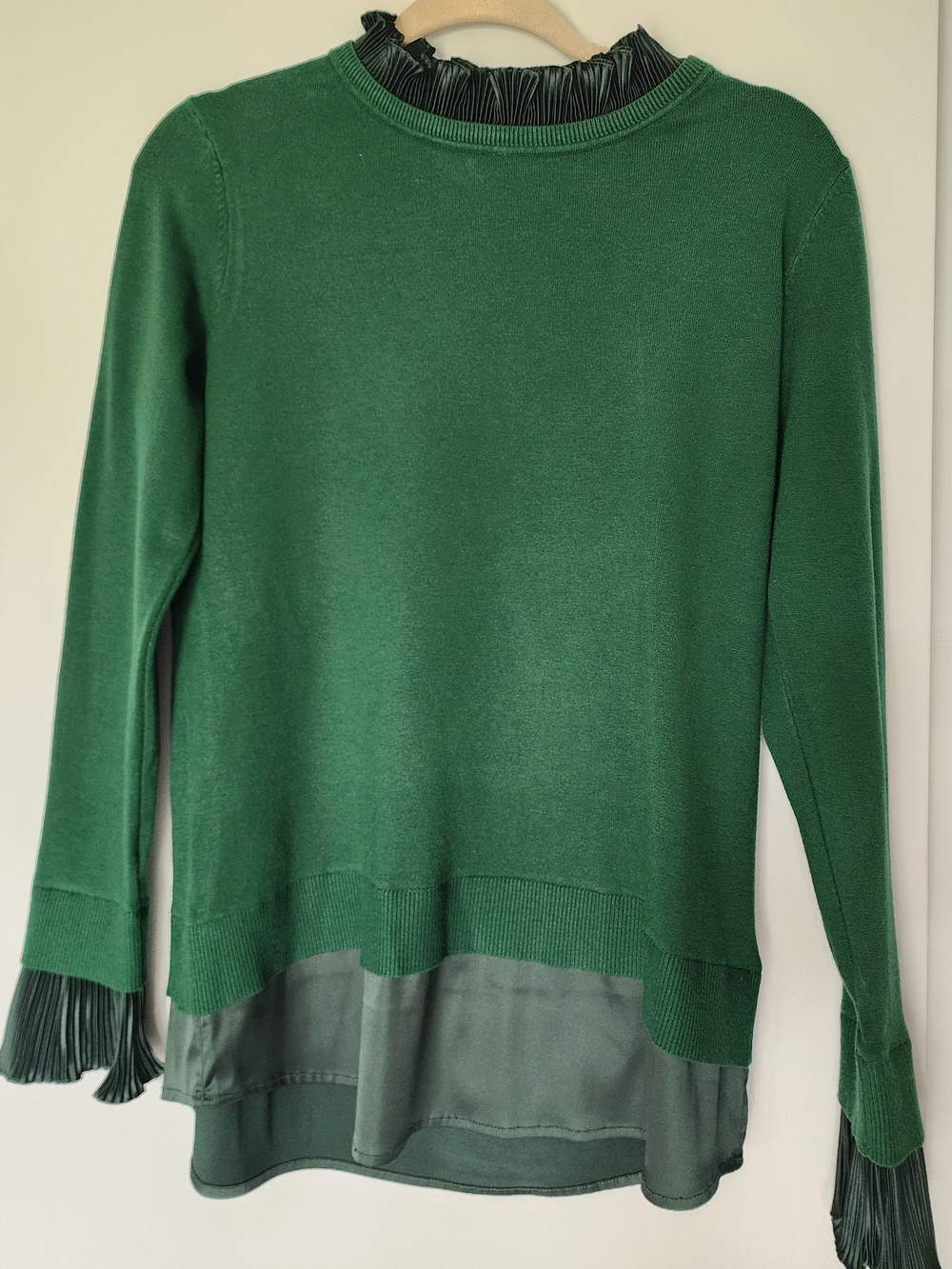 Sioni Green Layered Hem Crewneck Sweater